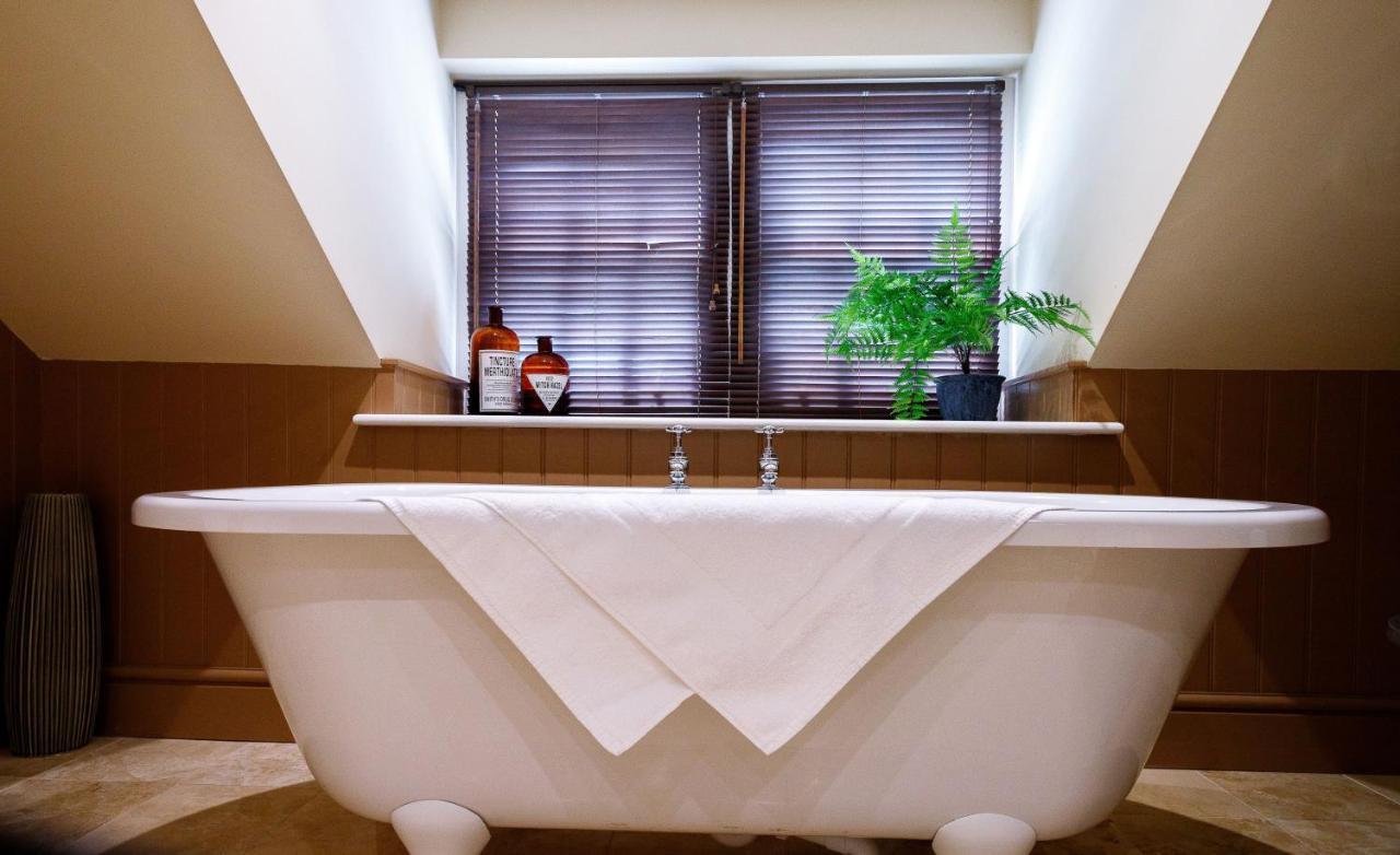 Plough Inn Lupton Ngoại thất bức ảnh